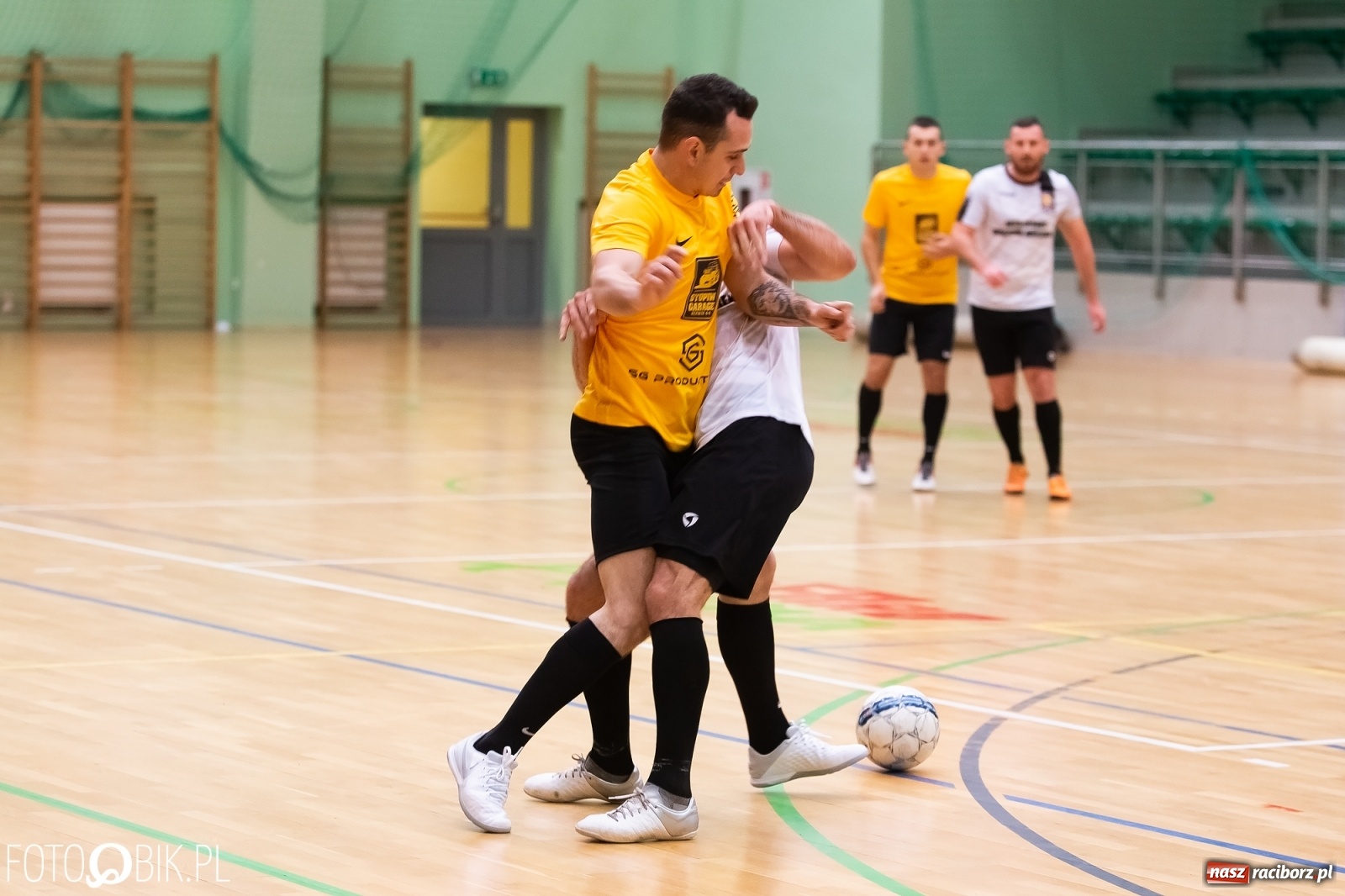 Zdjęcie w galerii na portalu naszraciborz.pl: Piłkarze halowi rozpoczęli sezon. Grad bramek na inaugurację wiadomości z regionu