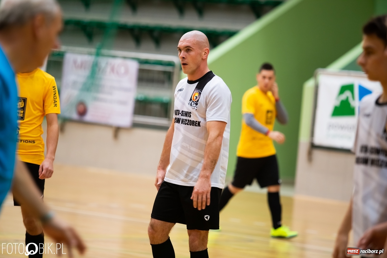 Zdjęcie w galerii na portalu naszraciborz.pl: Piłkarze halowi rozpoczęli sezon. Grad bramek na inaugurację wiadomości z regionu