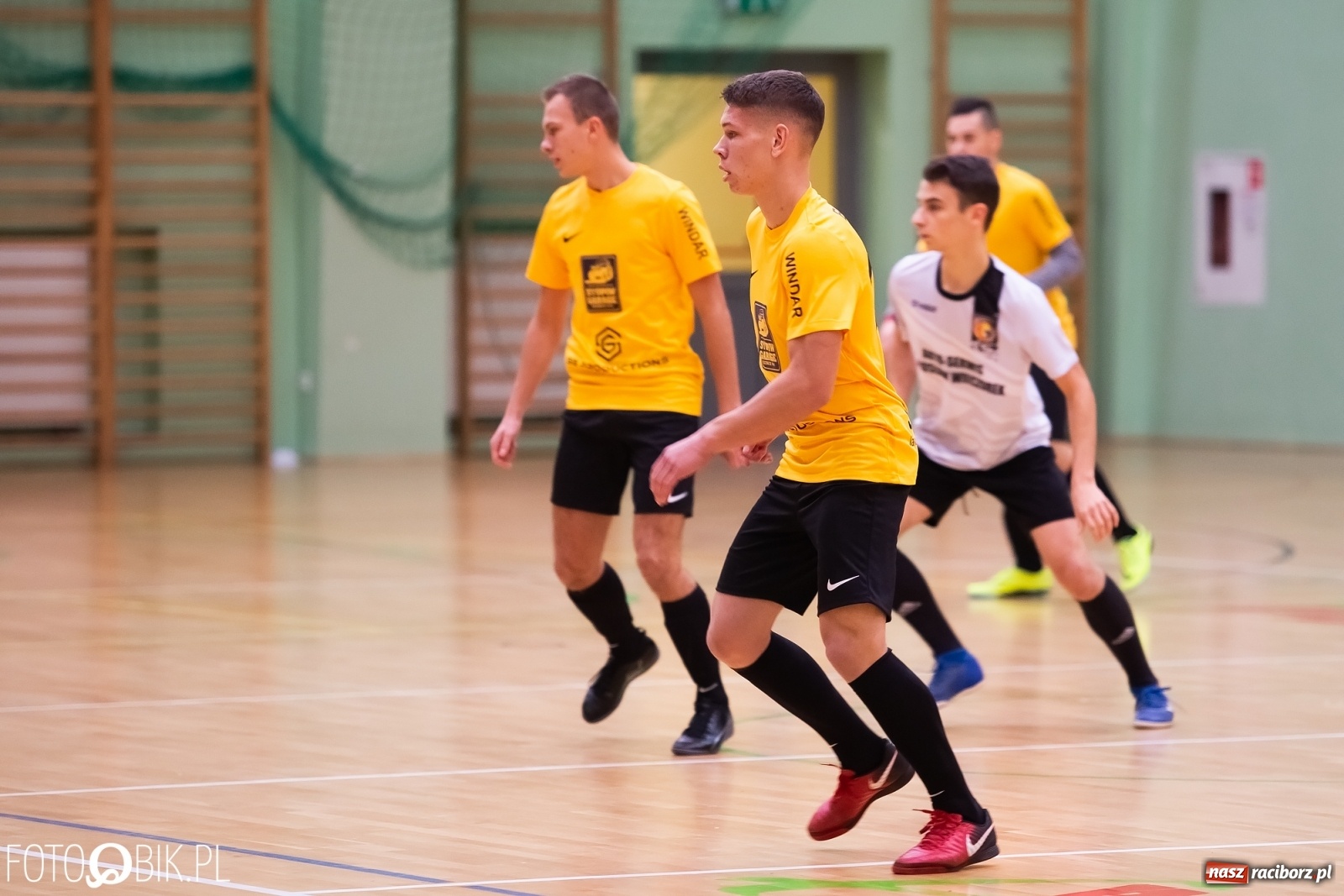 Zdjęcie w galerii na portalu naszraciborz.pl: Piłkarze halowi rozpoczęli sezon. Grad bramek na inaugurację wiadomości z regionu