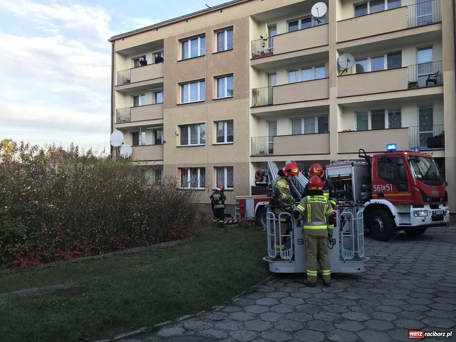 Zdjęcie w galerii na portalu naszraciborz.pl: W mieszkaniu na Odrzańskiej ujawniono zwłoki  wiadomości z regionu