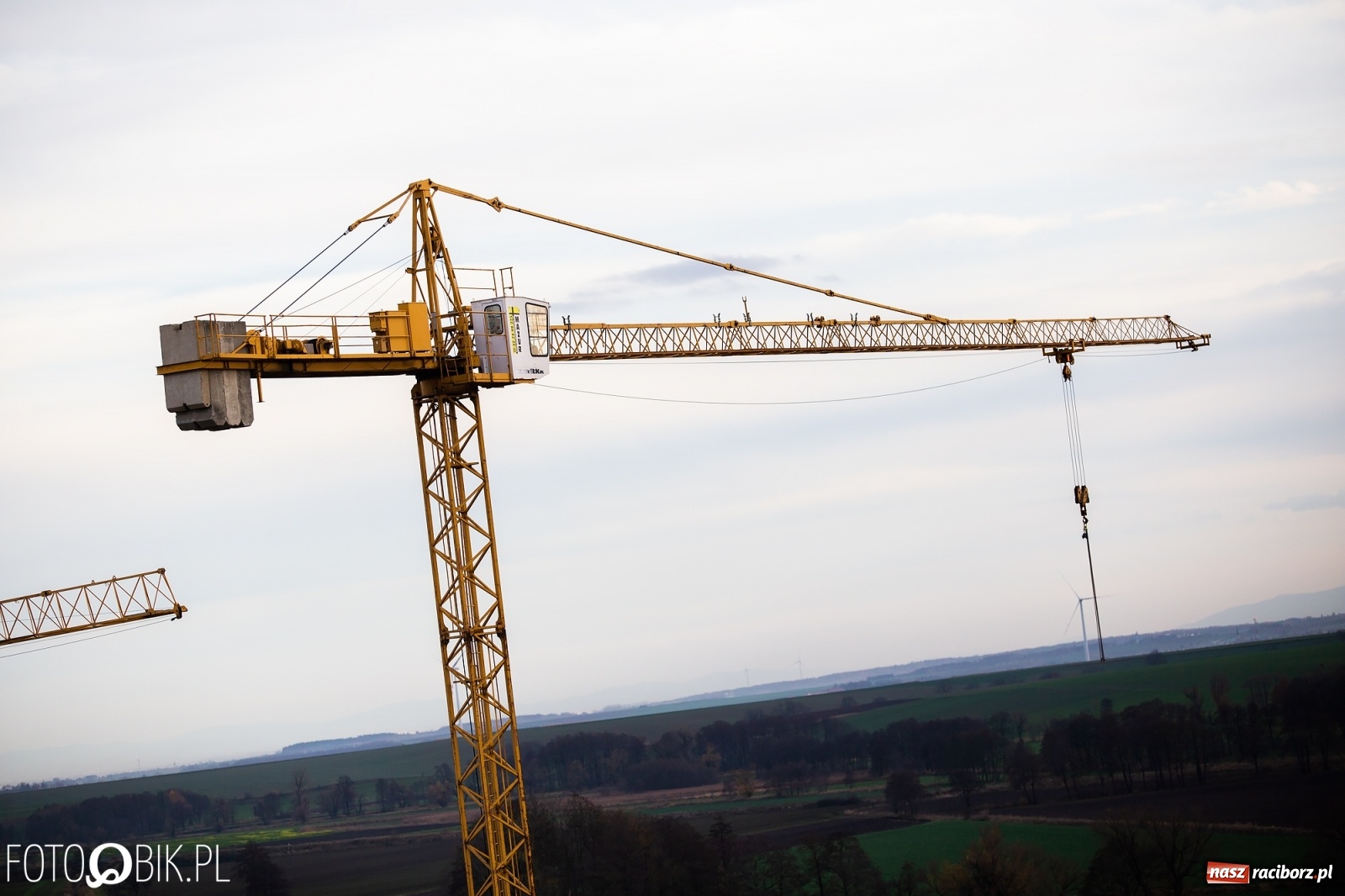 Zdjęcie w galerii na portalu naszraciborz.pl: Pietrowice Wielkie. Pną się do góry klasztoru mury [FOTO]  wiadomości z regionu