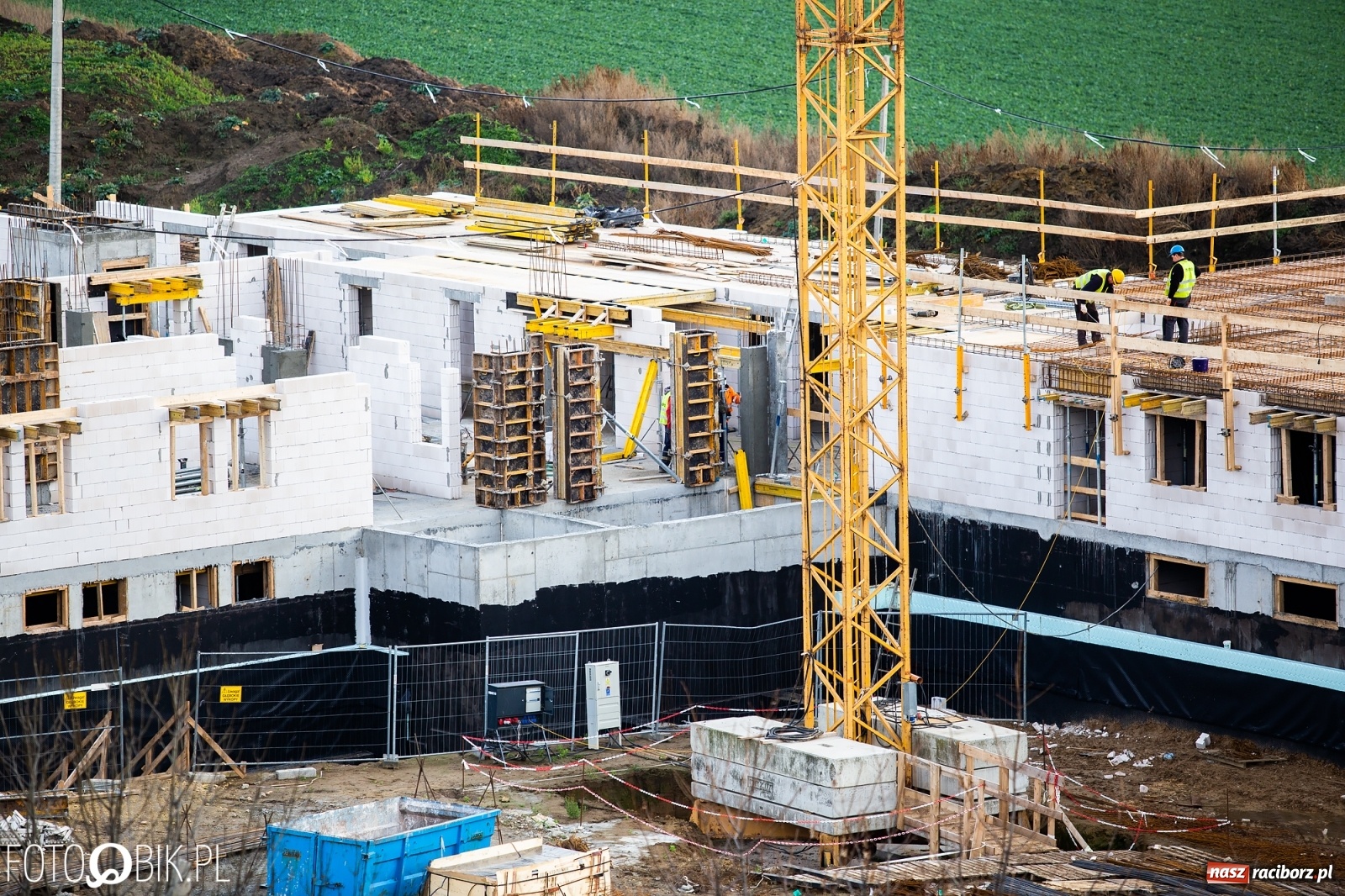 Zdjęcie w galerii na portalu naszraciborz.pl: Pietrowice Wielkie. Pną się do góry klasztoru mury [FOTO]  wiadomości z regionu