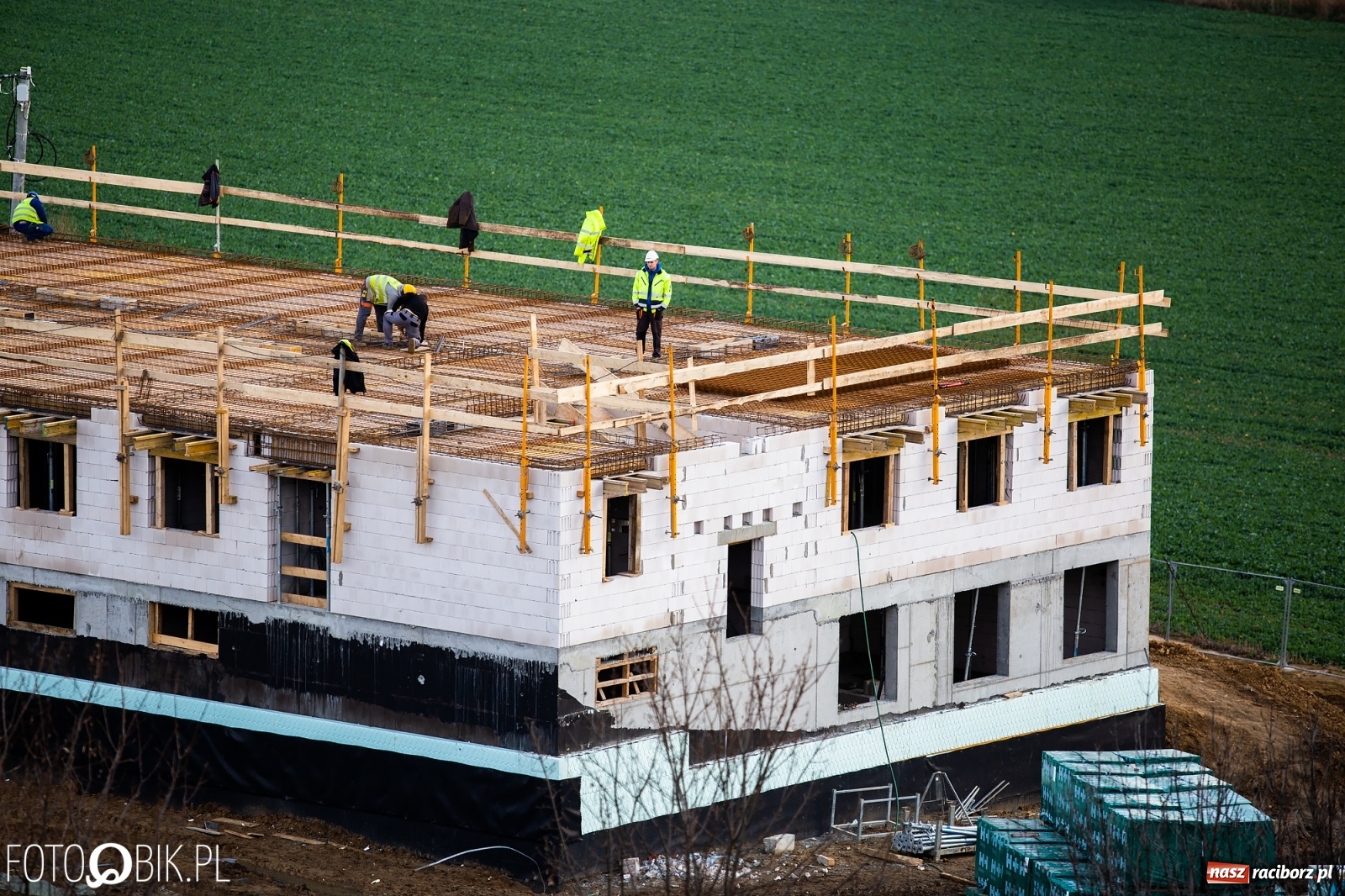 Zdjęcie w galerii na portalu naszraciborz.pl: Pietrowice Wielkie. Pną się do góry klasztoru mury [FOTO]  wiadomości z regionu
