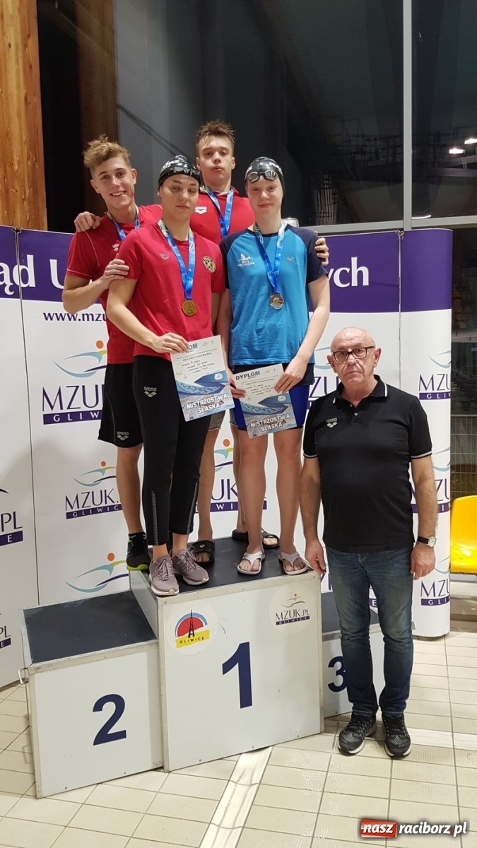 Zdjęcie w galerii na portalu naszraciborz.pl: Medalowe żniwa pływaków ZSOMS wiadomości z regionu