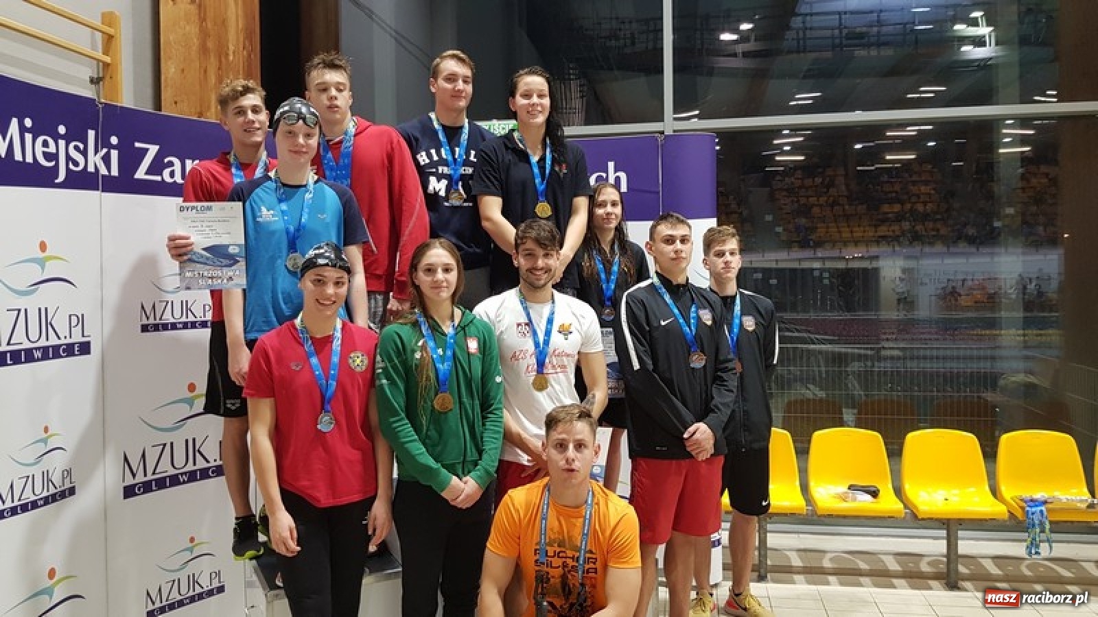 Zdjęcie w galerii na portalu naszraciborz.pl: Medalowe żniwa pływaków ZSOMS wiadomości z regionu