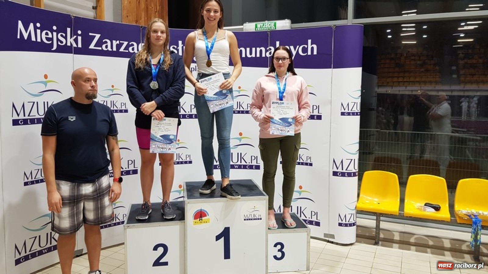 Zdjęcie w galerii na portalu naszraciborz.pl: Medalowe żniwa pływaków ZSOMS wiadomości z regionu