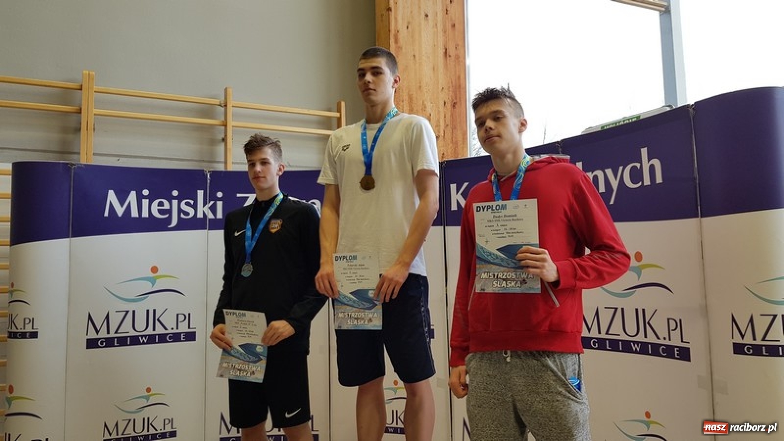 Zdjęcie w galerii na portalu naszraciborz.pl: Medalowe żniwa pływaków ZSOMS wiadomości z regionu