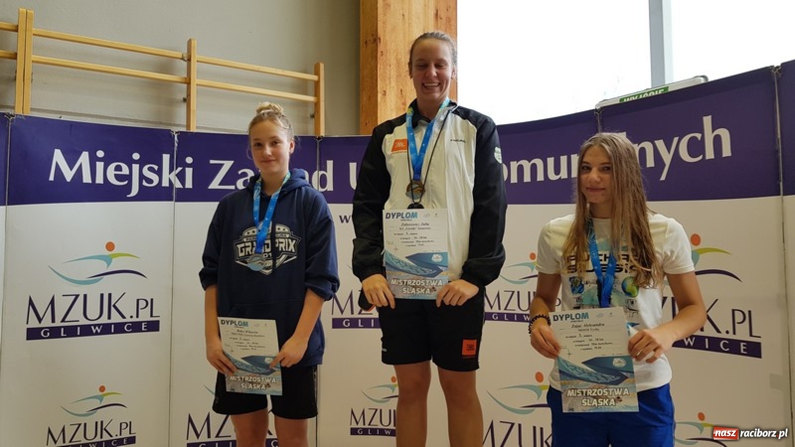 Zdjęcie w galerii na portalu naszraciborz.pl: Medalowe żniwa pływaków ZSOMS wiadomości z regionu
