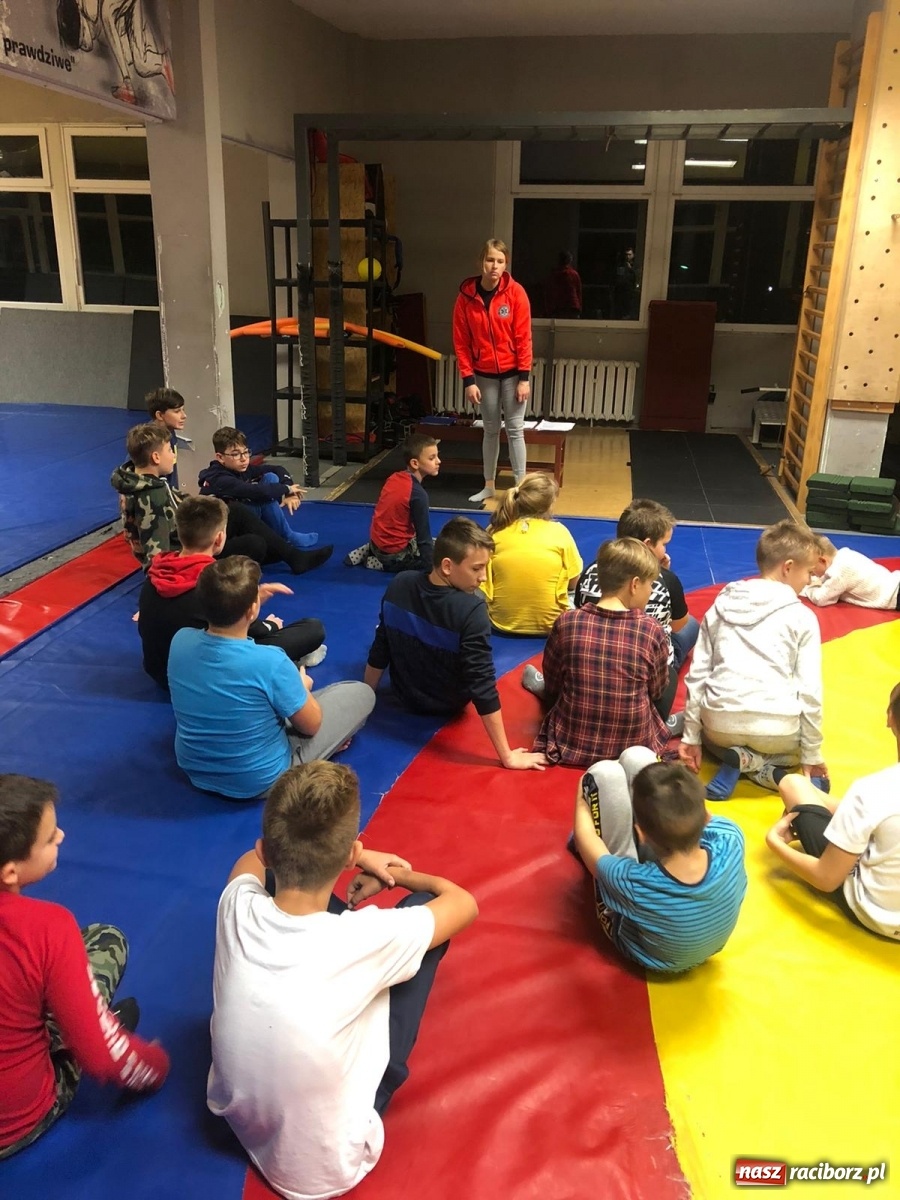 Zdjęcie w galerii na portalu naszraciborz.pl: Trenuję - nie zażywam. Profilaktyka w Łamatorze wiadomości z regionu