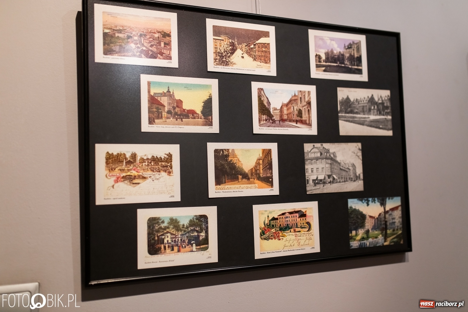 Zdjęcie w galerii na portalu naszraciborz.pl: Wystawa widokówek w Galerii Obok wiadomości z regionu