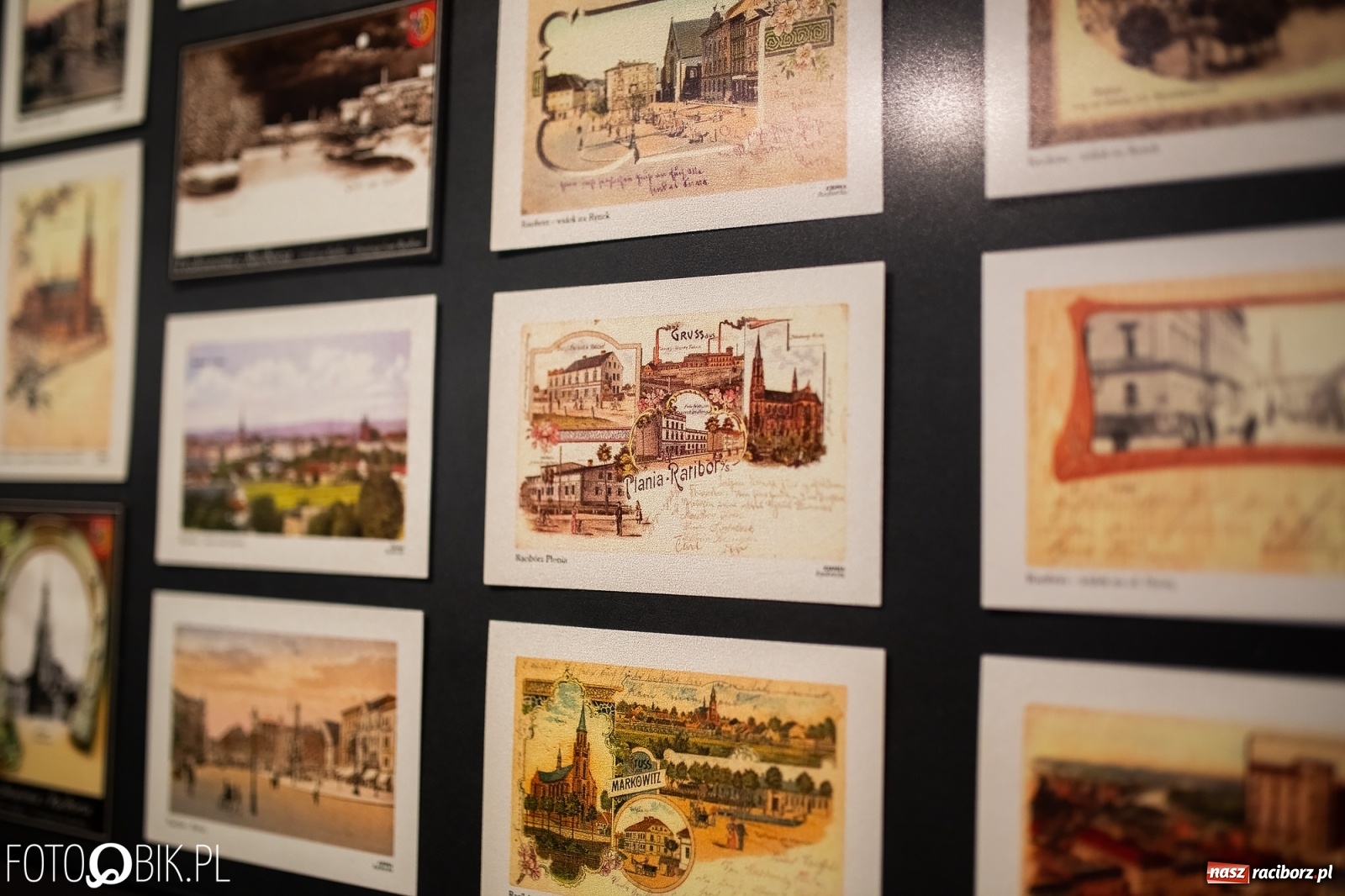 Zdjęcie w galerii na portalu naszraciborz.pl: Wystawa widokówek w Galerii Obok wiadomości z regionu
