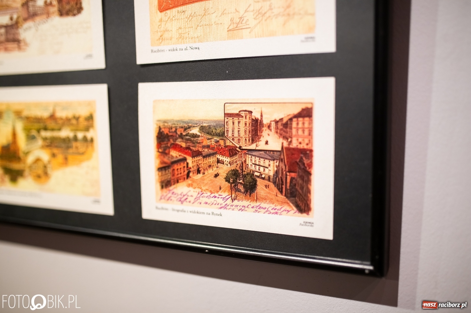 Zdjęcie w galerii na portalu naszraciborz.pl: Wystawa widokówek w Galerii Obok wiadomości z regionu
