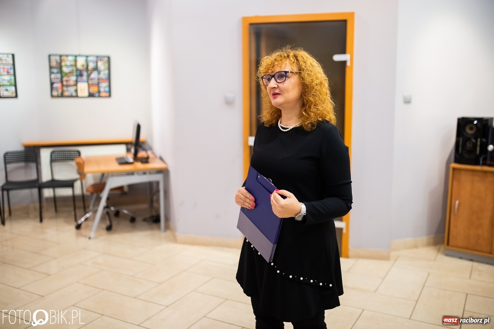 Zdjęcie w galerii na portalu naszraciborz.pl: Wystawa widokówek w Galerii Obok wiadomości z regionu