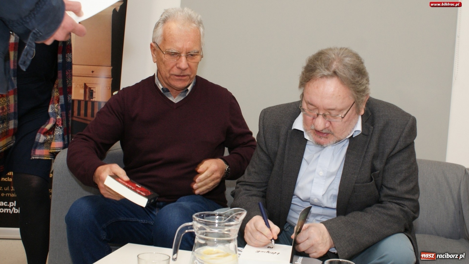 Zdjęcie w galerii na portalu naszraciborz.pl: Leszek Libera gościem raciborskiej biblioteka wiadomości z regionu