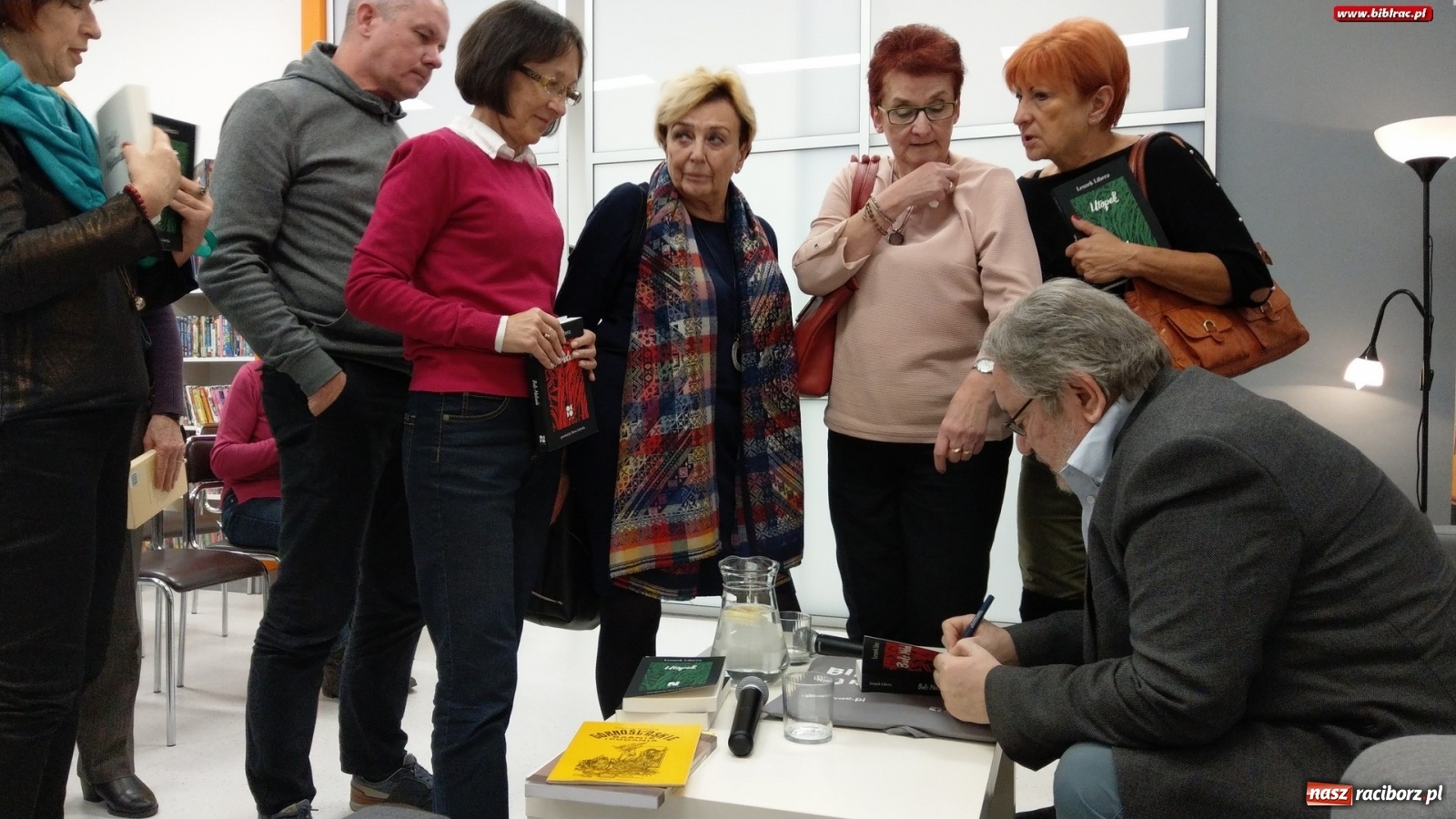 Zdjęcie w galerii na portalu naszraciborz.pl: Leszek Libera gościem raciborskiej biblioteka wiadomości z regionu