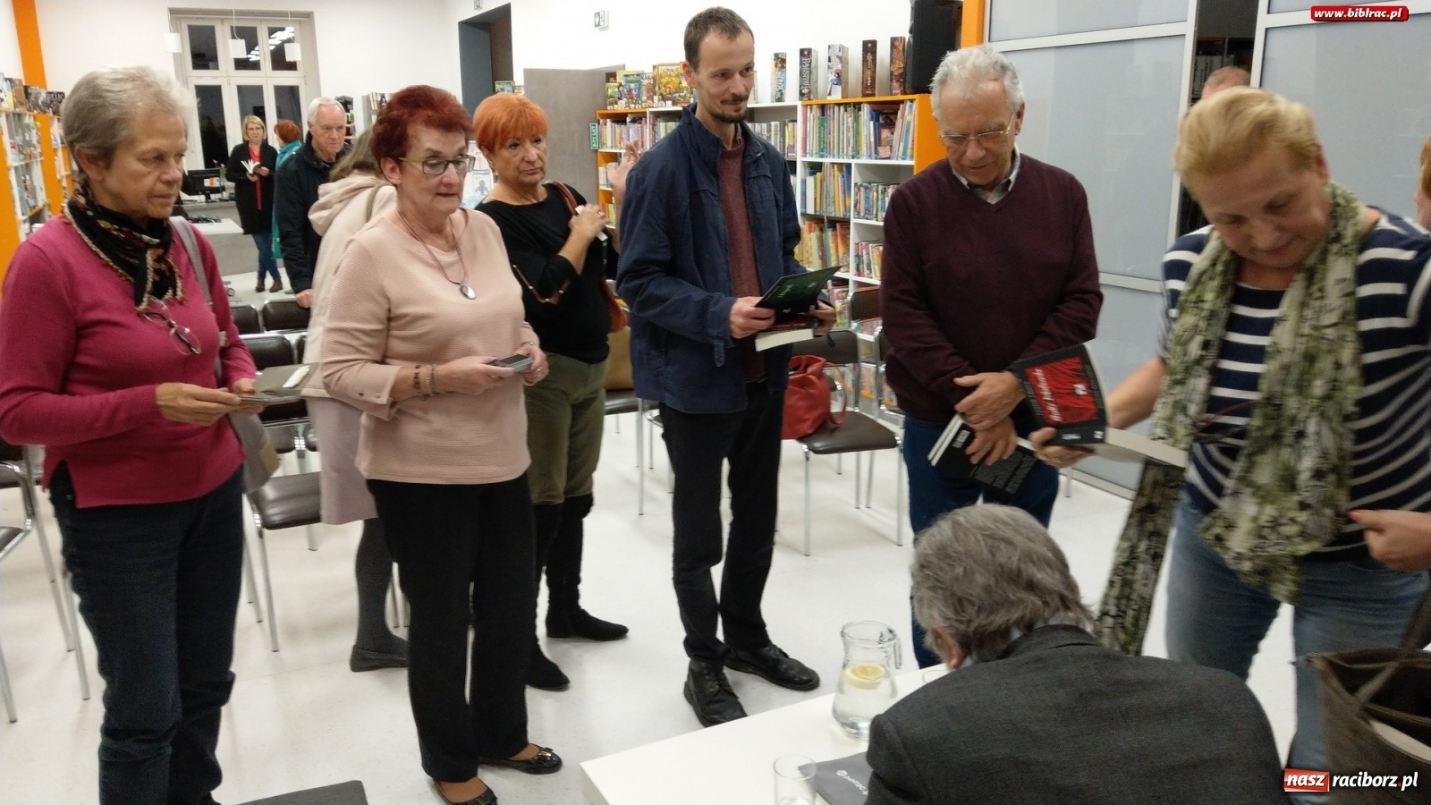 Zdjęcie w galerii na portalu naszraciborz.pl: Leszek Libera gościem raciborskiej biblioteka wiadomości z regionu