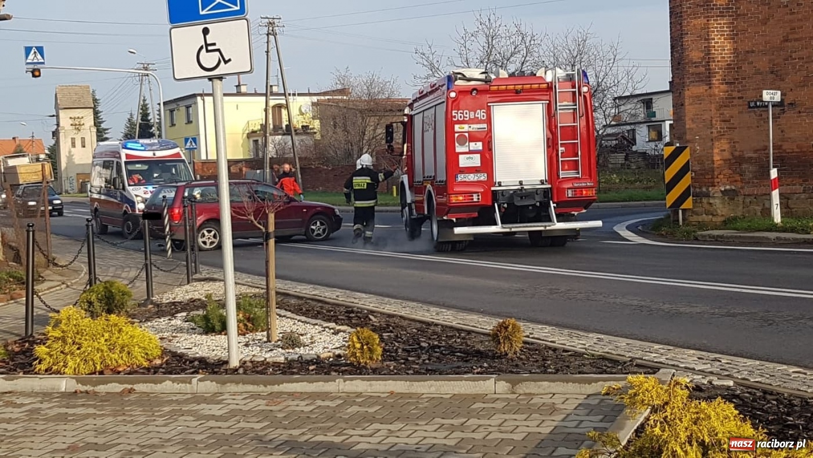 Zdjęcie w galerii na portalu naszraciborz.pl: Zderzenie osobówki z ciężarówką w Krzyżanowicach  wiadomości z regionu