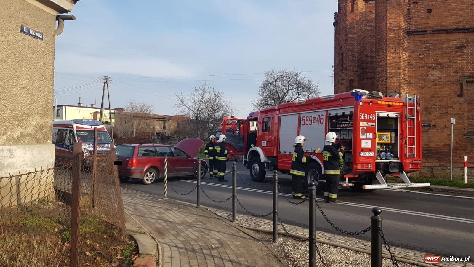 Zdjęcie w galerii na portalu naszraciborz.pl: Zderzenie osobówki z ciężarówką w Krzyżanowicach  wiadomości z regionu