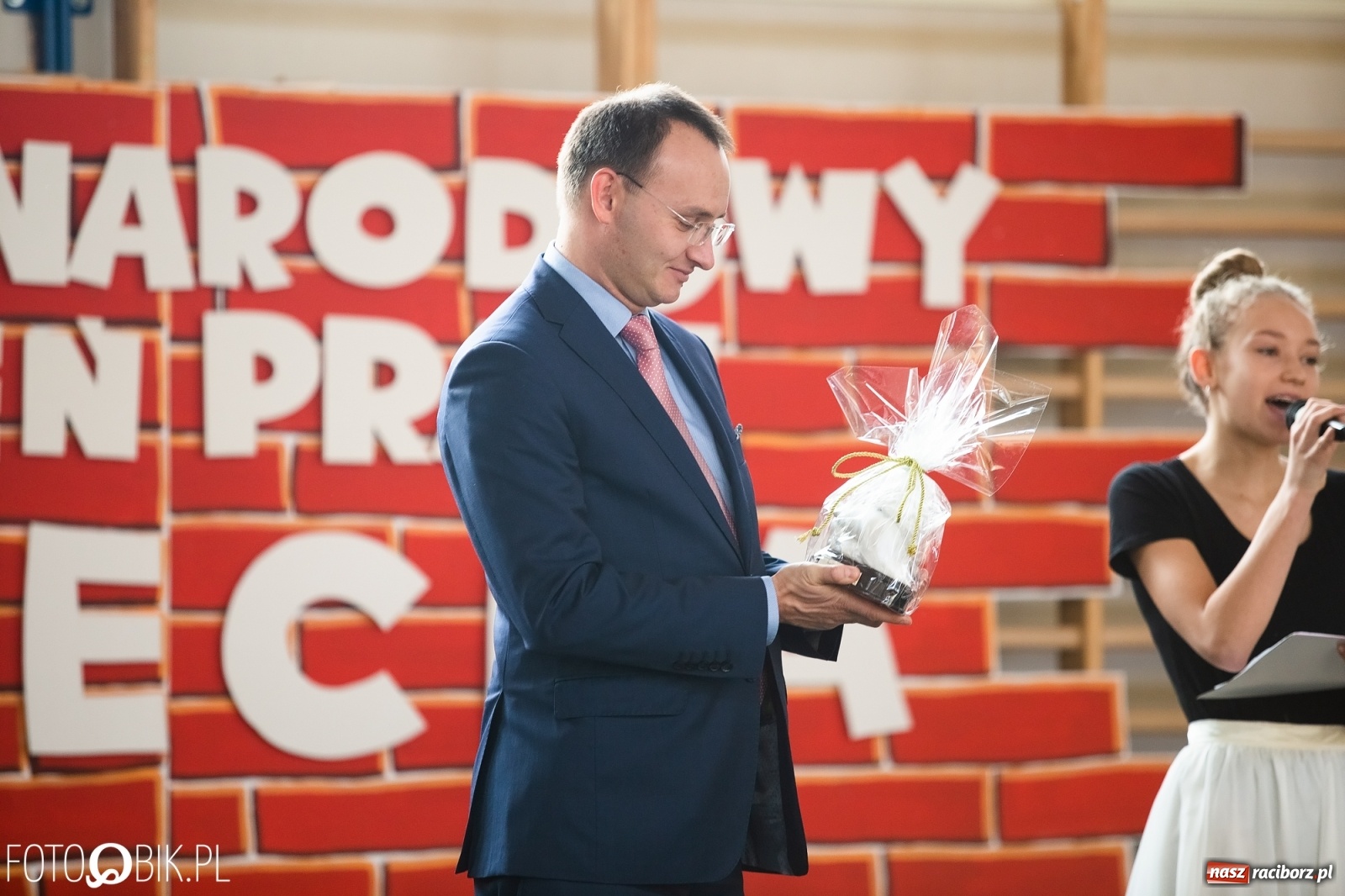 Zdjęcie w galerii na portalu naszraciborz.pl: Spotkanie Rzecznika Mikołaja Pawlaka z uczniami SP 1 wiadomości z regionu