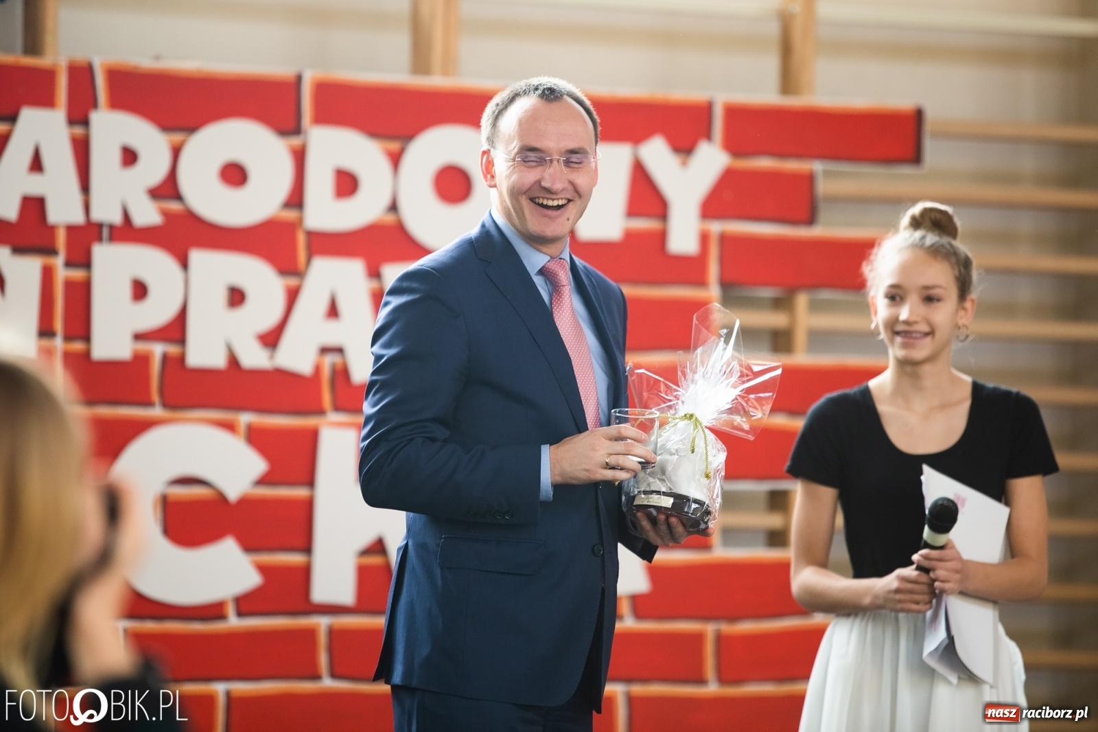 Zdjęcie w galerii na portalu naszraciborz.pl: Spotkanie Rzecznika Mikołaja Pawlaka z uczniami SP 1 wiadomości z regionu