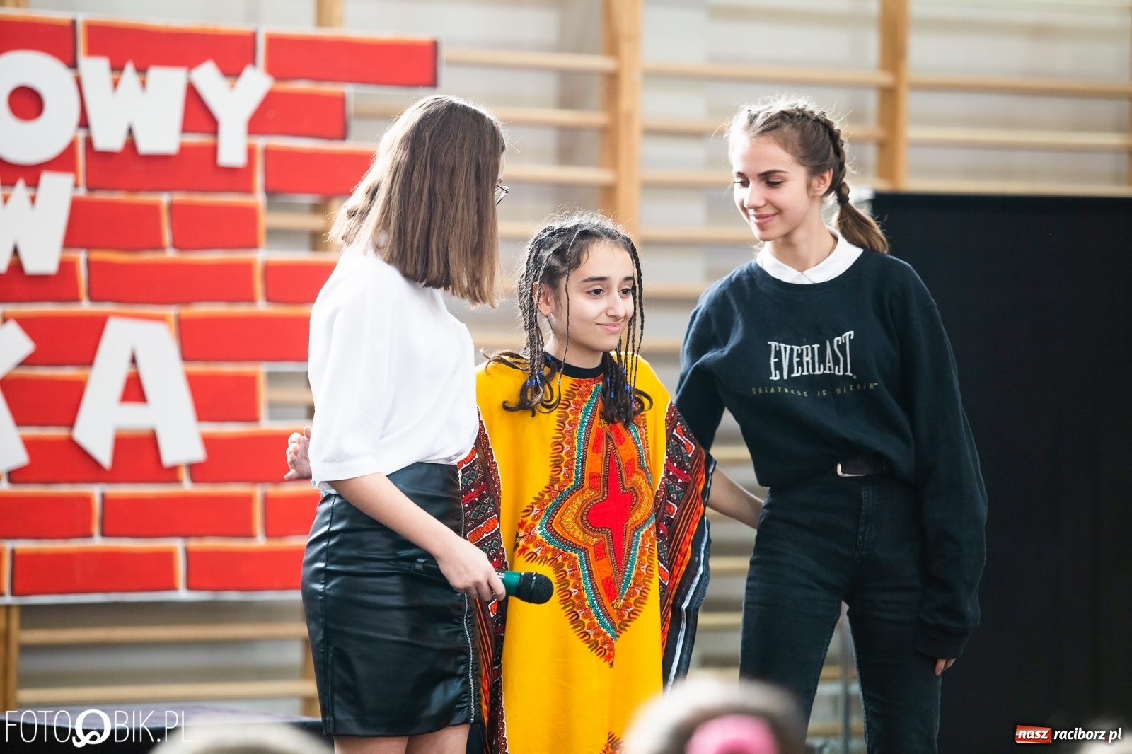 Zdjęcie w galerii na portalu naszraciborz.pl: Spotkanie Rzecznika Mikołaja Pawlaka z uczniami SP 1 wiadomości z regionu