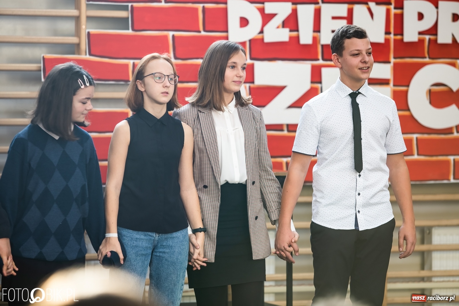 Zdjęcie w galerii na portalu naszraciborz.pl: Spotkanie Rzecznika Mikołaja Pawlaka z uczniami SP 1 wiadomości z regionu