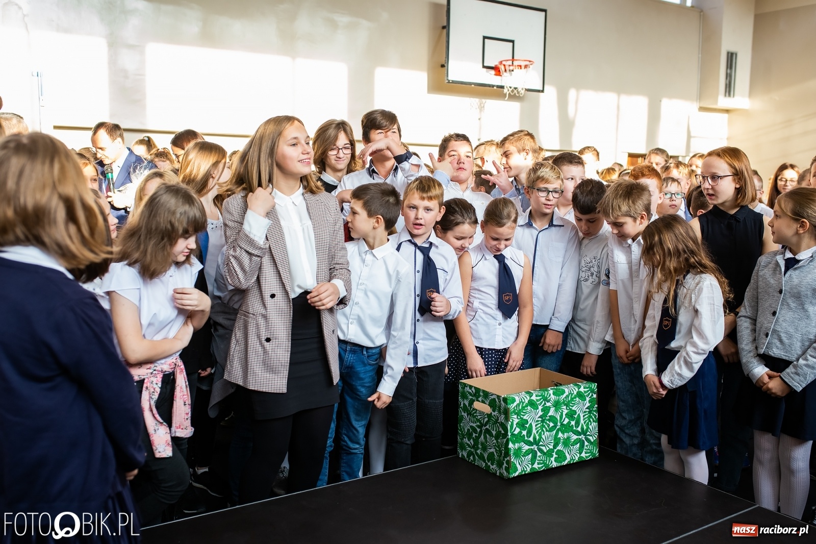 Zdjęcie w galerii na portalu naszraciborz.pl: Spotkanie Rzecznika Mikołaja Pawlaka z uczniami SP 1 wiadomości z regionu