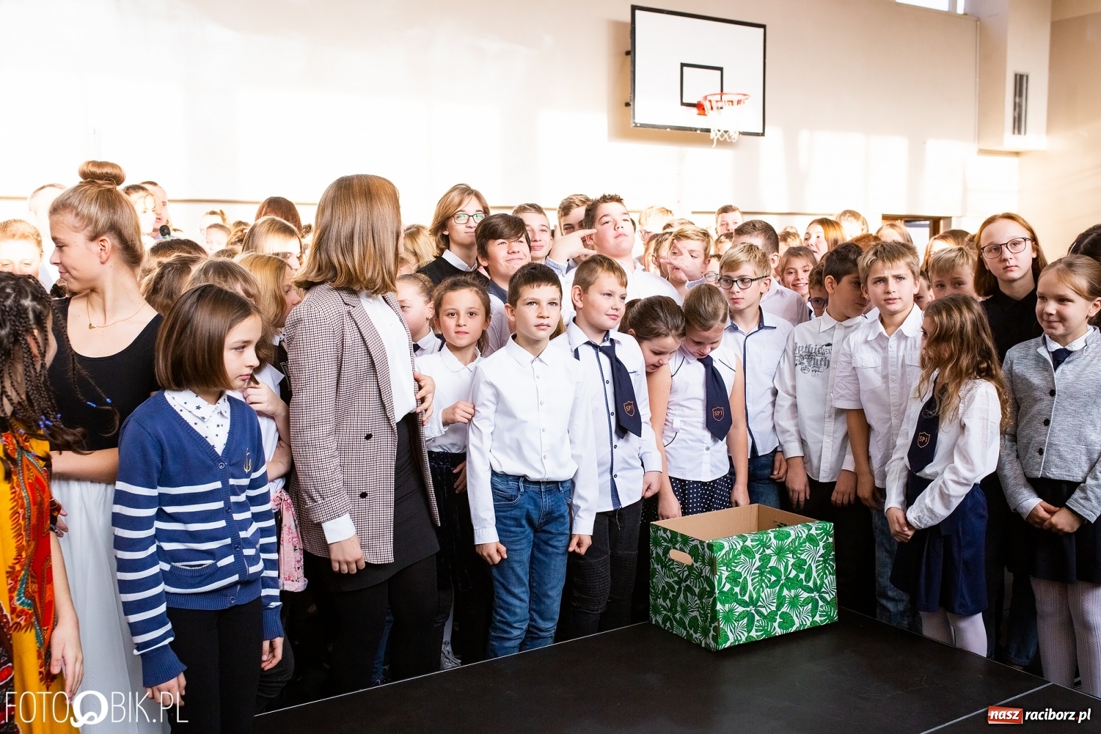 Zdjęcie w galerii na portalu naszraciborz.pl: Spotkanie Rzecznika Mikołaja Pawlaka z uczniami SP 1 wiadomości z regionu