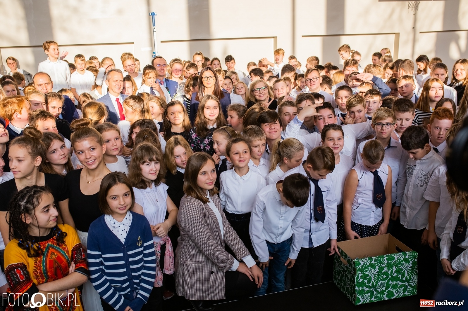 Zdjęcie w galerii na portalu naszraciborz.pl: Spotkanie Rzecznika Mikołaja Pawlaka z uczniami SP 1 wiadomości z regionu