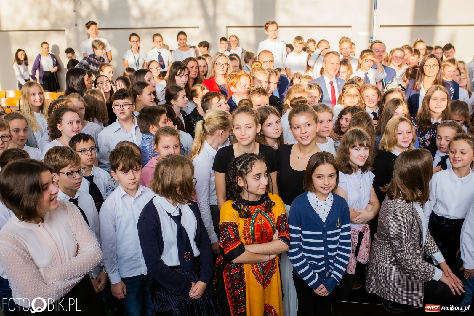 Zdjęcie w galerii na portalu naszraciborz.pl: Spotkanie Rzecznika Mikołaja Pawlaka z uczniami SP 1 wiadomości z regionu