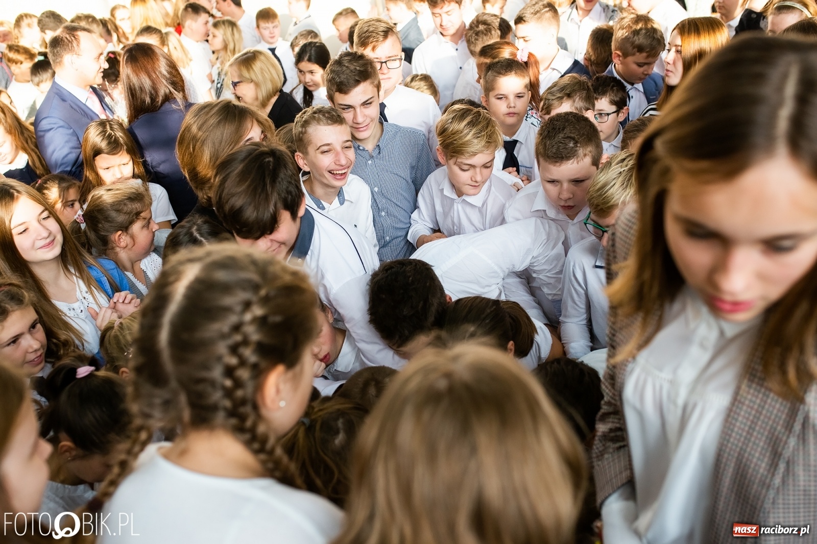 Zdjęcie w galerii na portalu naszraciborz.pl: Spotkanie Rzecznika Mikołaja Pawlaka z uczniami SP 1 wiadomości z regionu