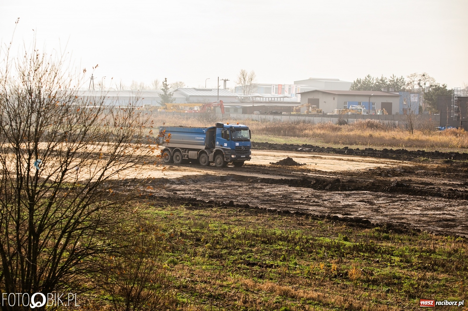 Zdjęcie w galerii na portalu naszraciborz.pl: Przed mostem na Rudzkiej powstaje węzeł komunikacyjny  wiadomości z regionu