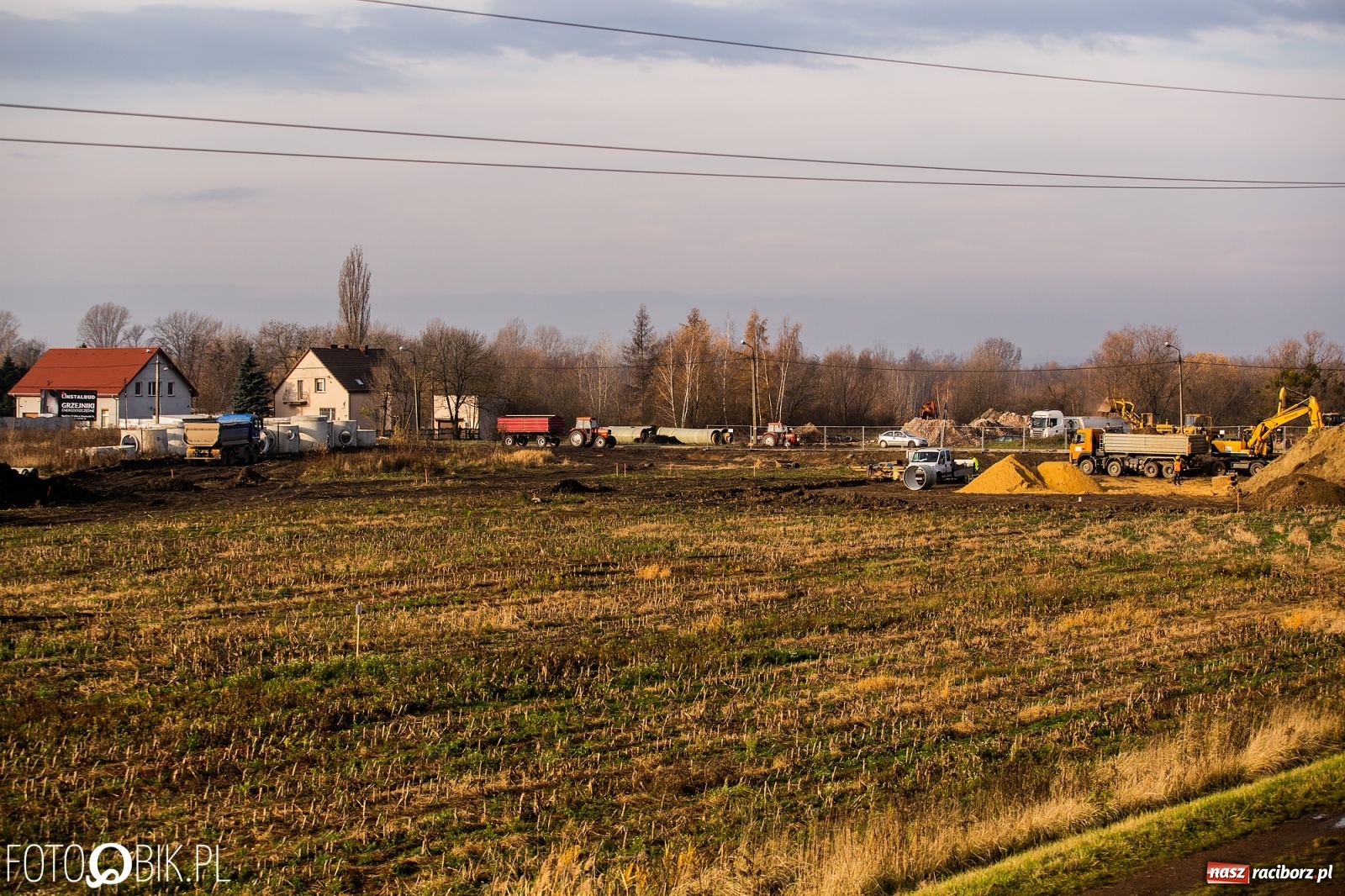 Zdjęcie w galerii na portalu naszraciborz.pl: Przed mostem na Rudzkiej powstaje węzeł komunikacyjny  wiadomości z regionu