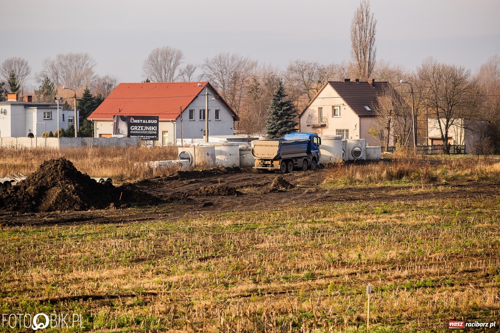 Zdjęcie w galerii na portalu naszraciborz.pl: Przed mostem na Rudzkiej powstaje węzeł komunikacyjny  wiadomości z regionu