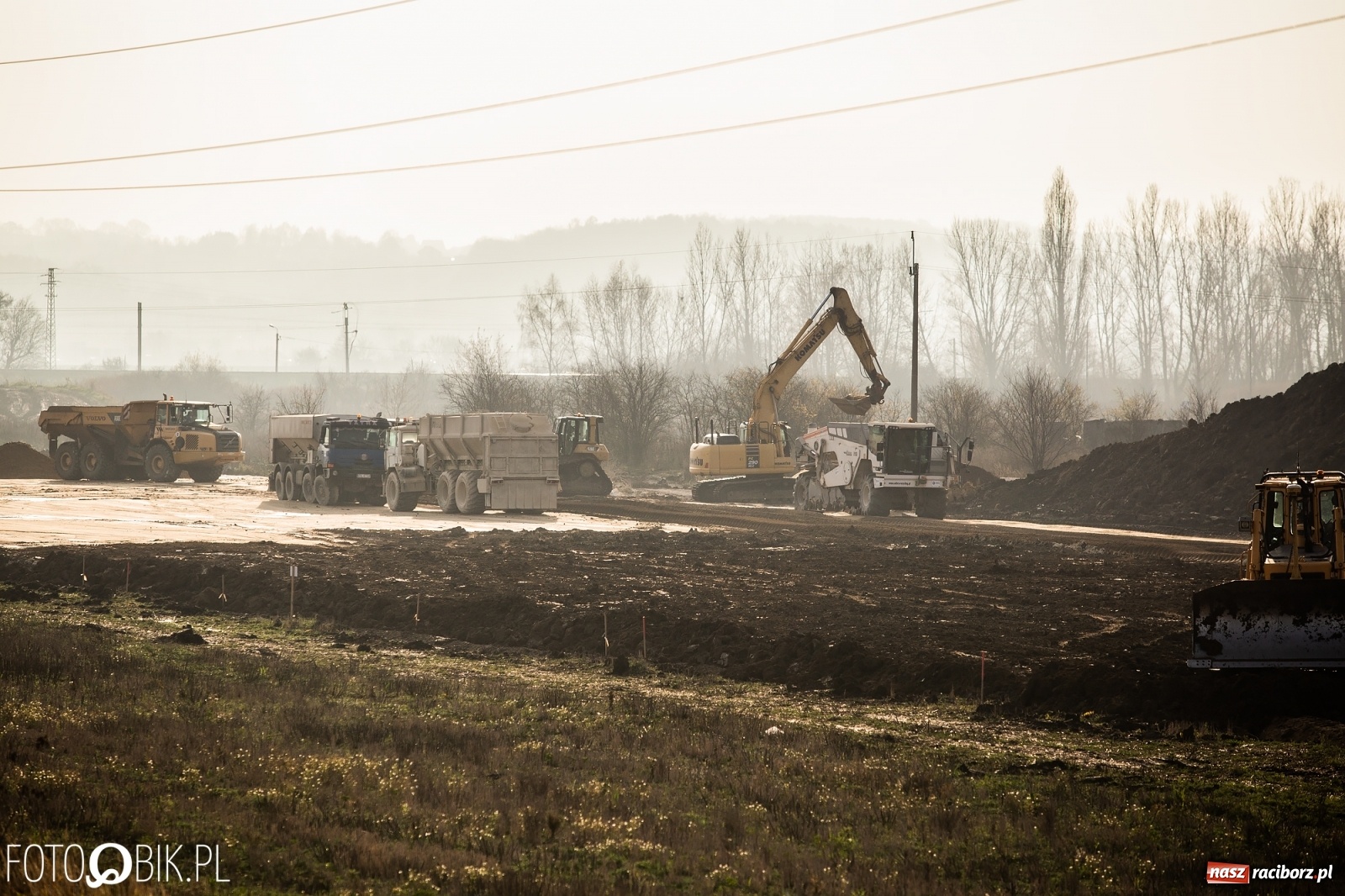 Zdjęcie w galerii na portalu naszraciborz.pl: Przed mostem na Rudzkiej powstaje węzeł komunikacyjny  wiadomości z regionu