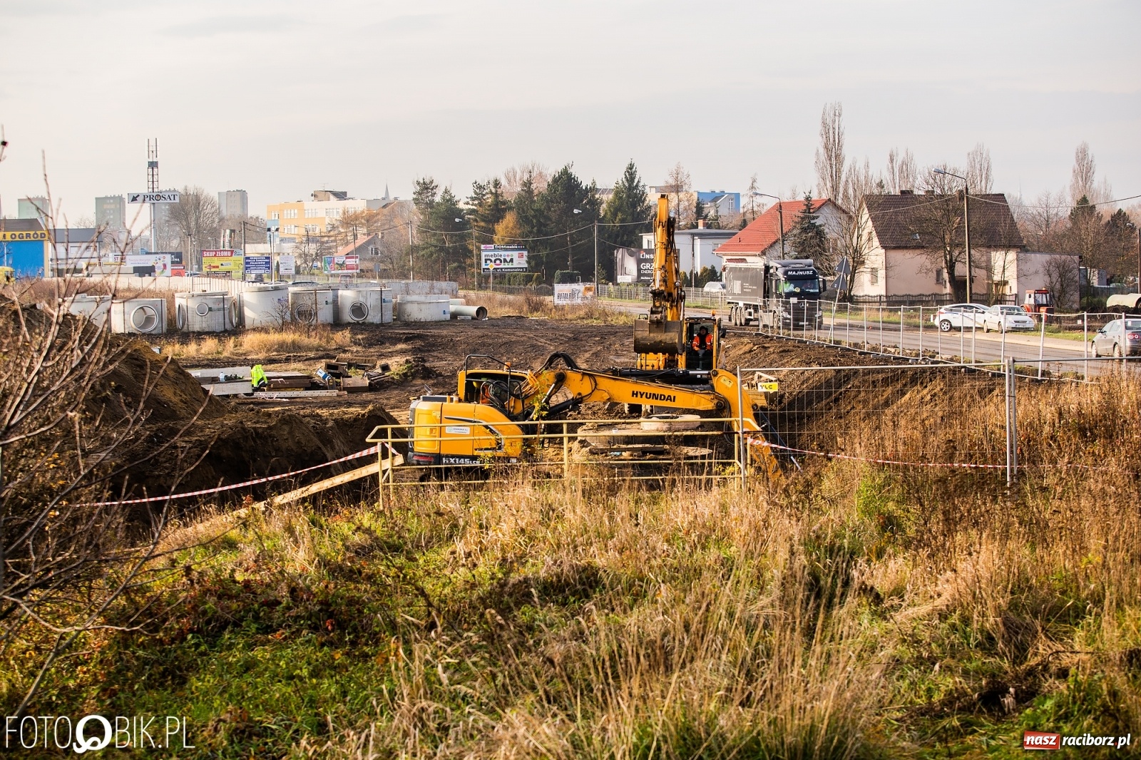 Zdjęcie w galerii na portalu naszraciborz.pl: Przed mostem na Rudzkiej powstaje węzeł komunikacyjny  wiadomości z regionu