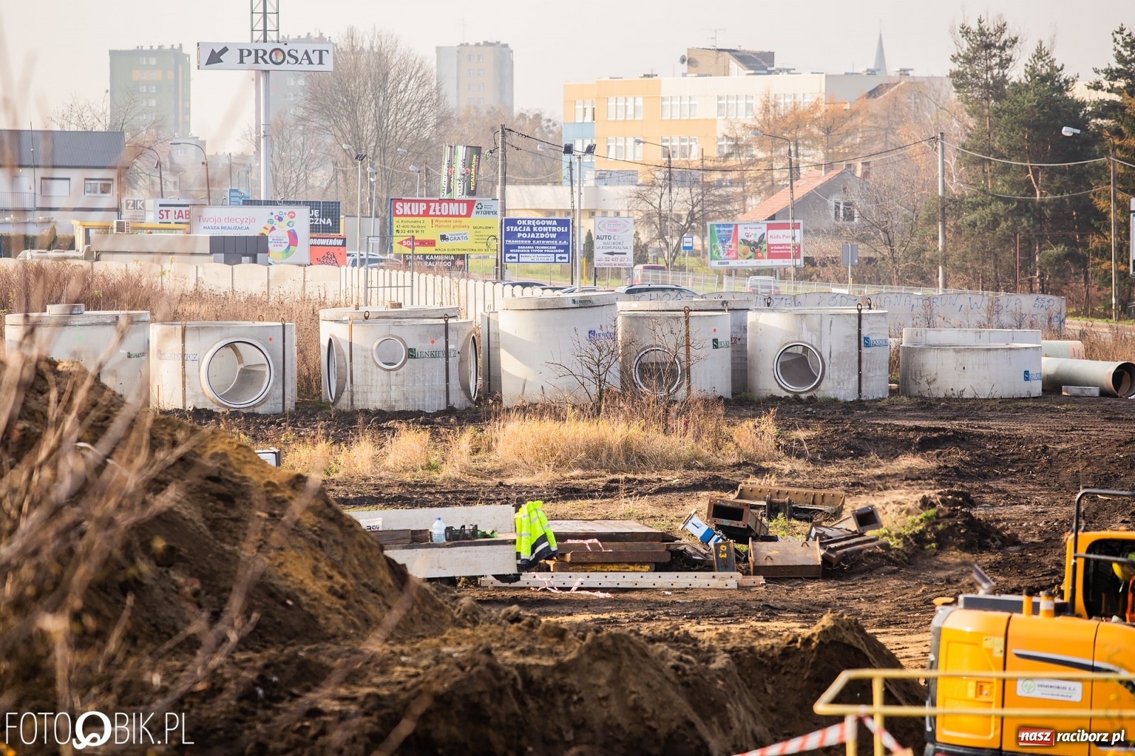 Zdjęcie w galerii na portalu naszraciborz.pl: Przed mostem na Rudzkiej powstaje węzeł komunikacyjny  wiadomości z regionu