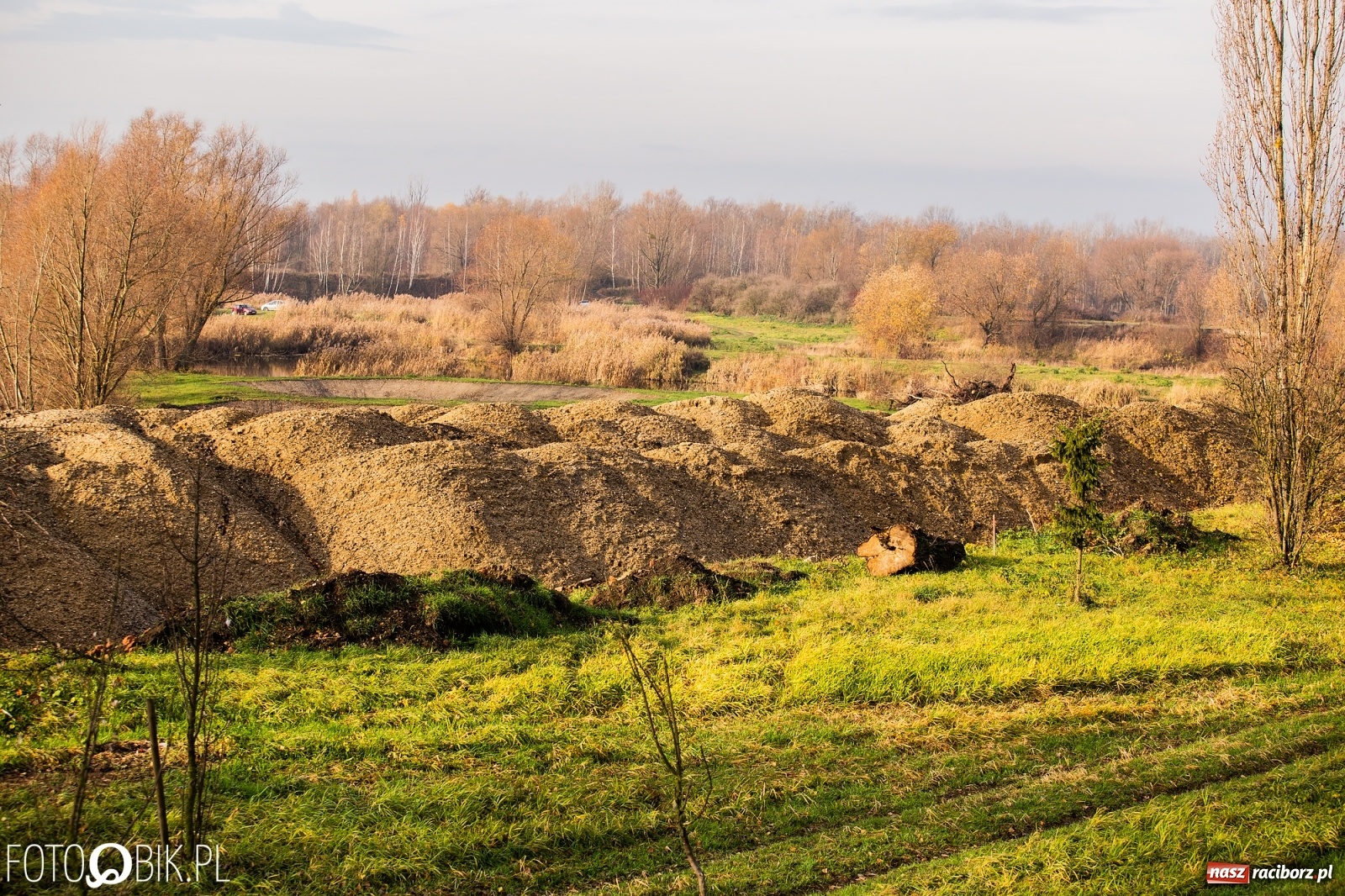Zdjęcie w galerii na portalu naszraciborz.pl: Przed mostem na Rudzkiej powstaje węzeł komunikacyjny  wiadomości z regionu