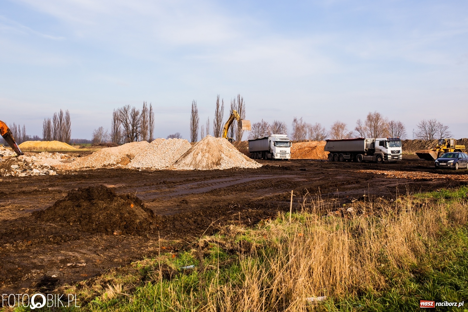 Zdjęcie w galerii na portalu naszraciborz.pl: Przed mostem na Rudzkiej powstaje węzeł komunikacyjny  wiadomości z regionu