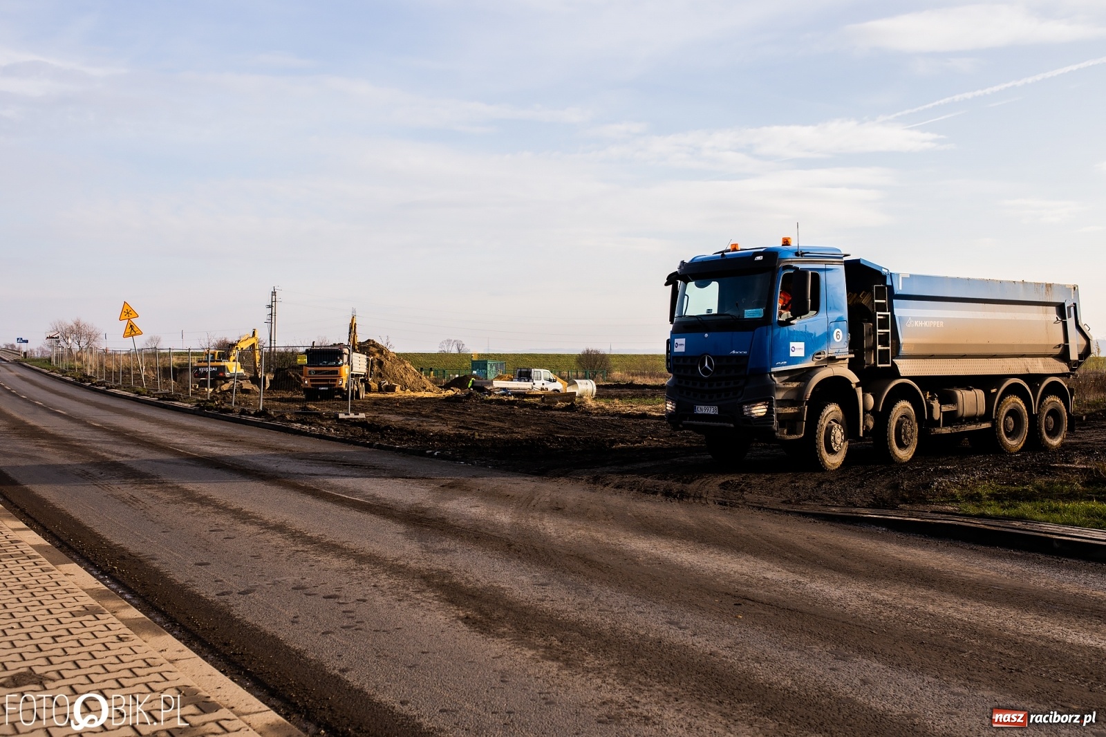 Zdjęcie w galerii na portalu naszraciborz.pl: Przed mostem na Rudzkiej powstaje węzeł komunikacyjny  wiadomości z regionu