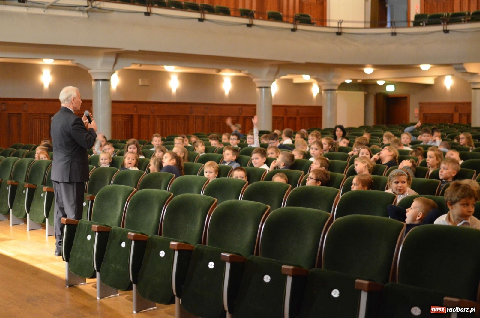 Zdjęcie w galerii na portalu naszraciborz.pl: Rożek angielski na koncercie w RCK-u wiadomości z regionu