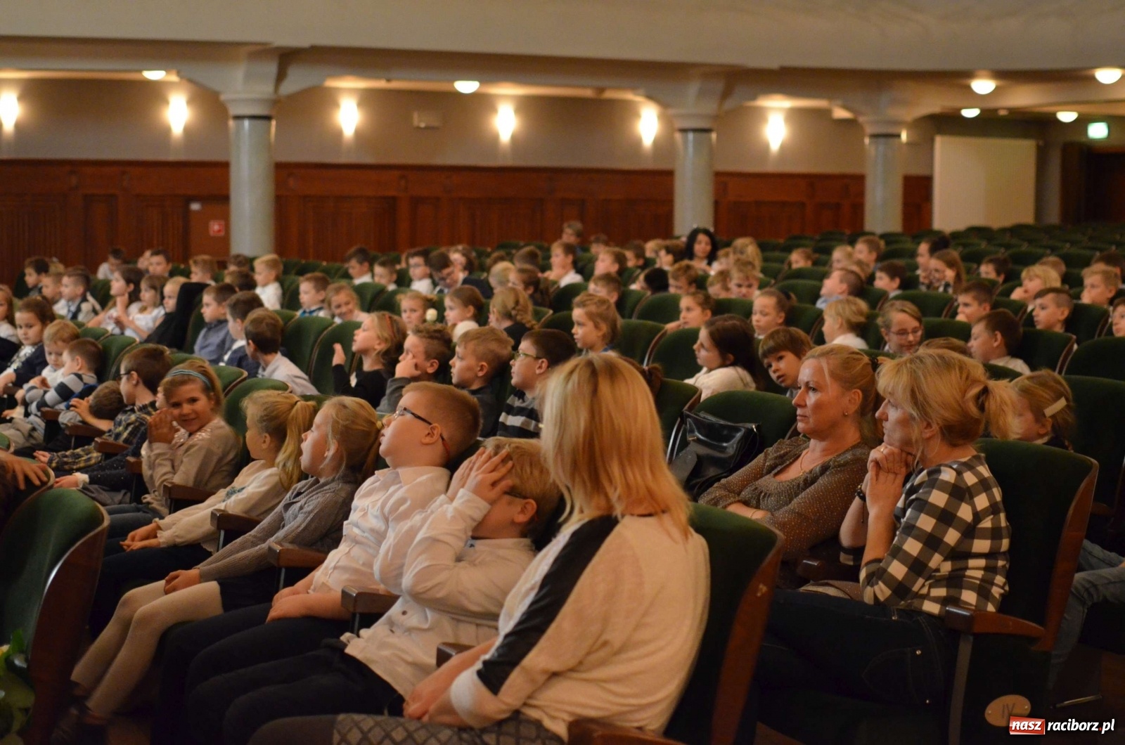 Zdjęcie w galerii na portalu naszraciborz.pl: Rożek angielski na koncercie w RCK-u wiadomości z regionu
