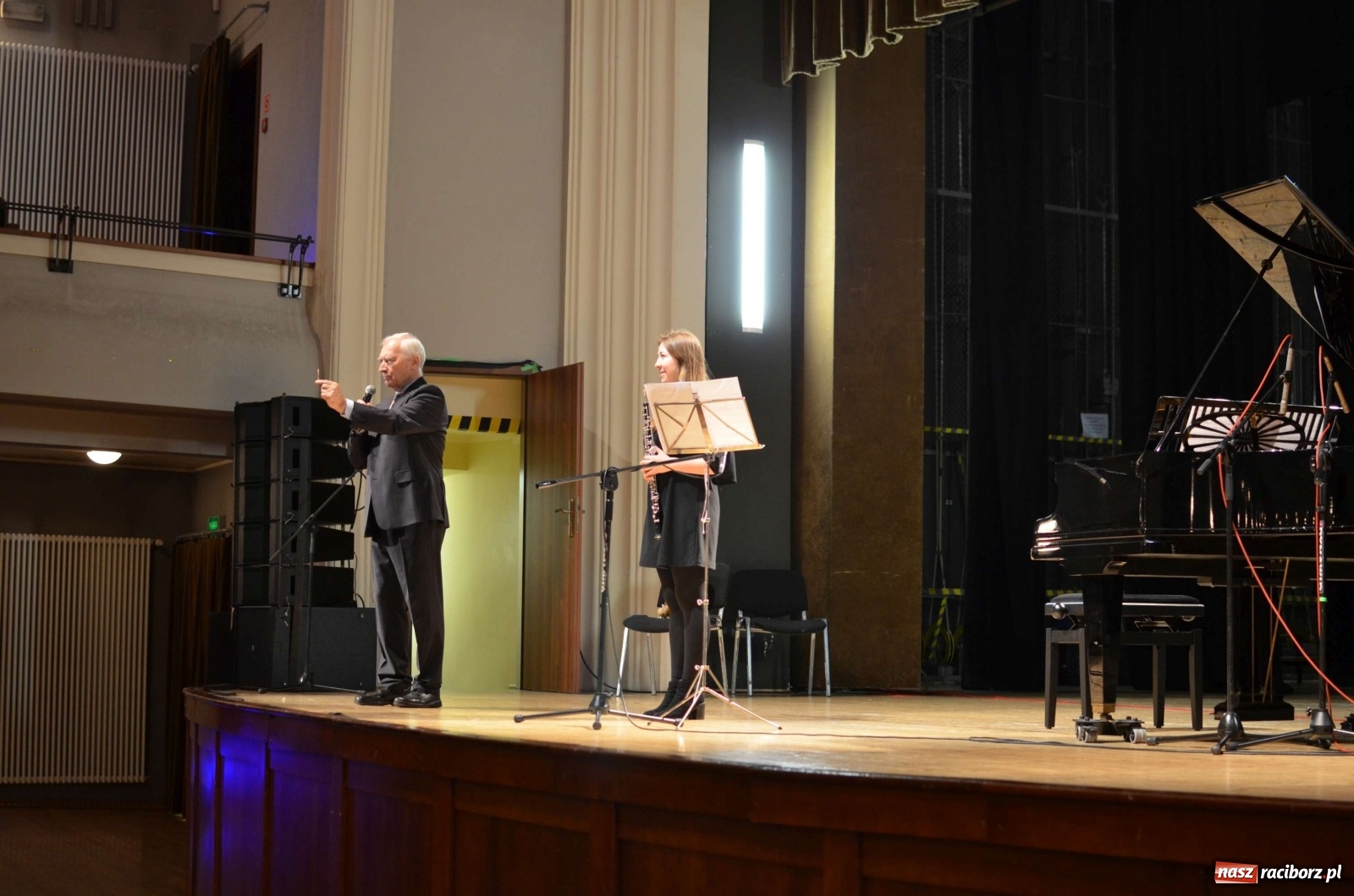 Zdjęcie w galerii na portalu naszraciborz.pl: Rożek angielski na koncercie w RCK-u wiadomości z regionu