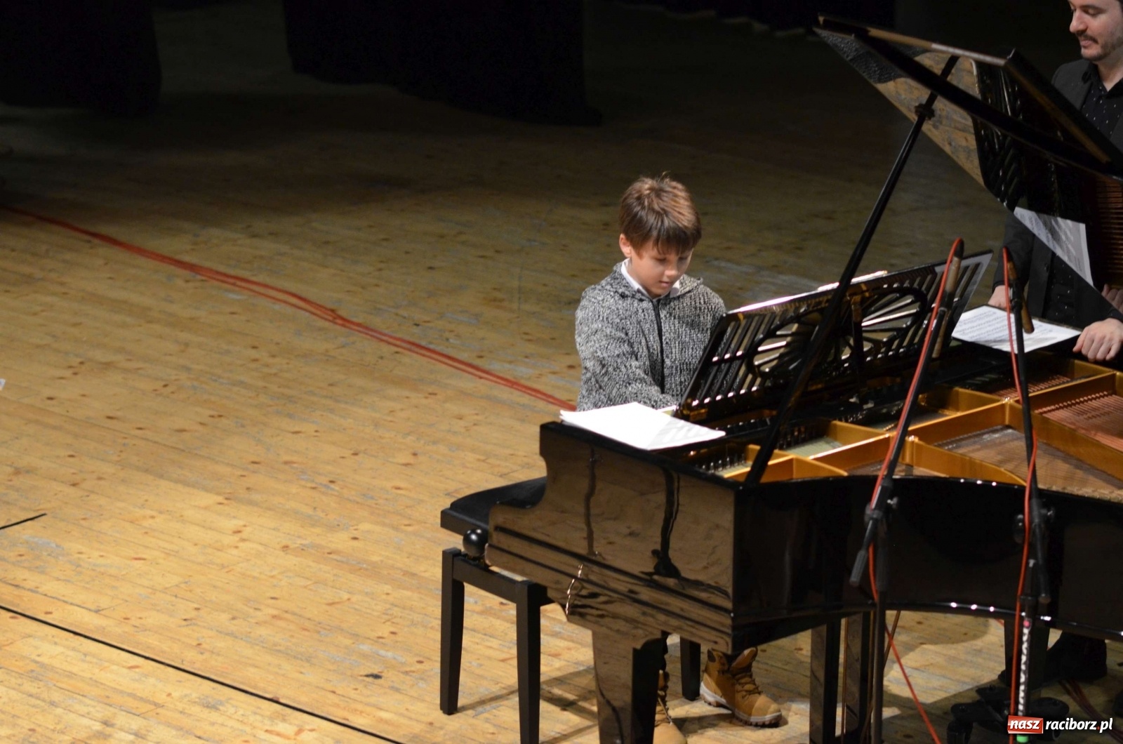 Zdjęcie w galerii na portalu naszraciborz.pl: Rożek angielski na koncercie w RCK-u wiadomości z regionu