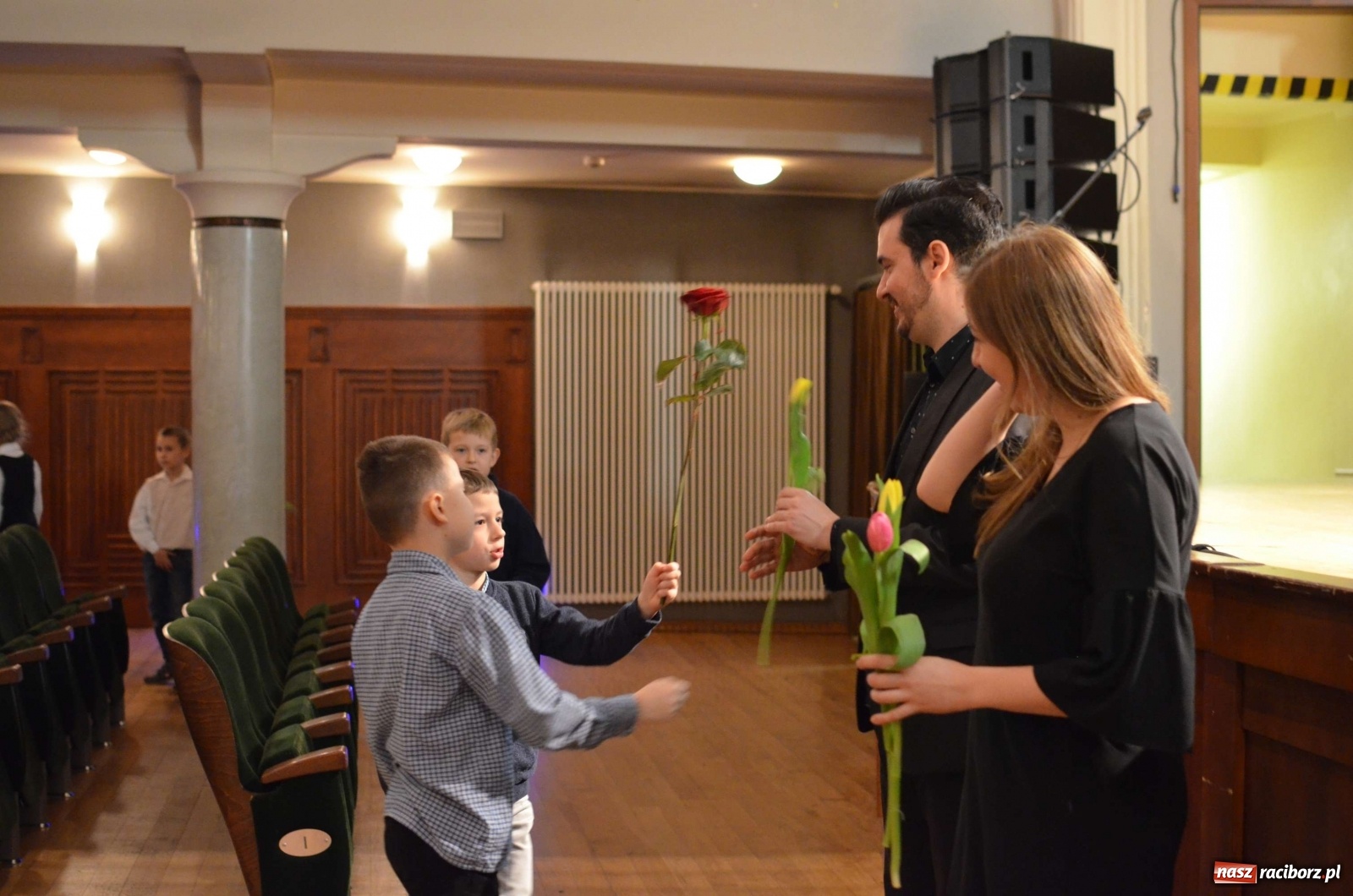 Zdjęcie w galerii na portalu naszraciborz.pl: Rożek angielski na koncercie w RCK-u wiadomości z regionu
