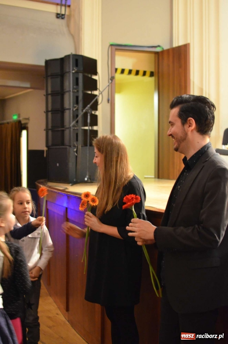 Zdjęcie w galerii na portalu naszraciborz.pl: Rożek angielski na koncercie w RCK-u wiadomości z regionu