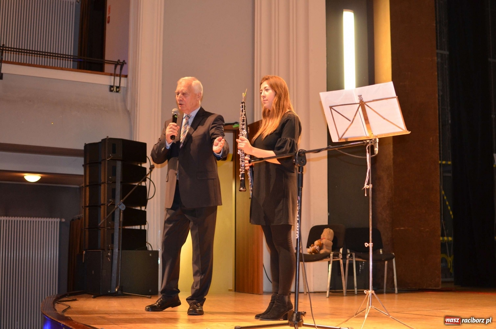 Zdjęcie w galerii na portalu naszraciborz.pl: Rożek angielski na koncercie w RCK-u wiadomości z regionu