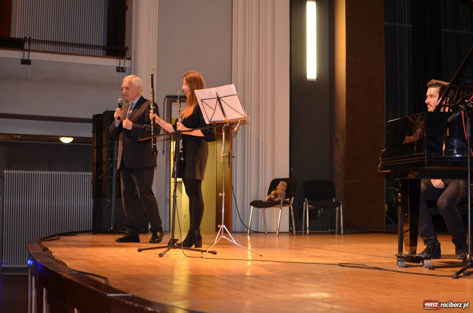 Zdjęcie w galerii na portalu naszraciborz.pl: Rożek angielski na koncercie w RCK-u wiadomości z regionu