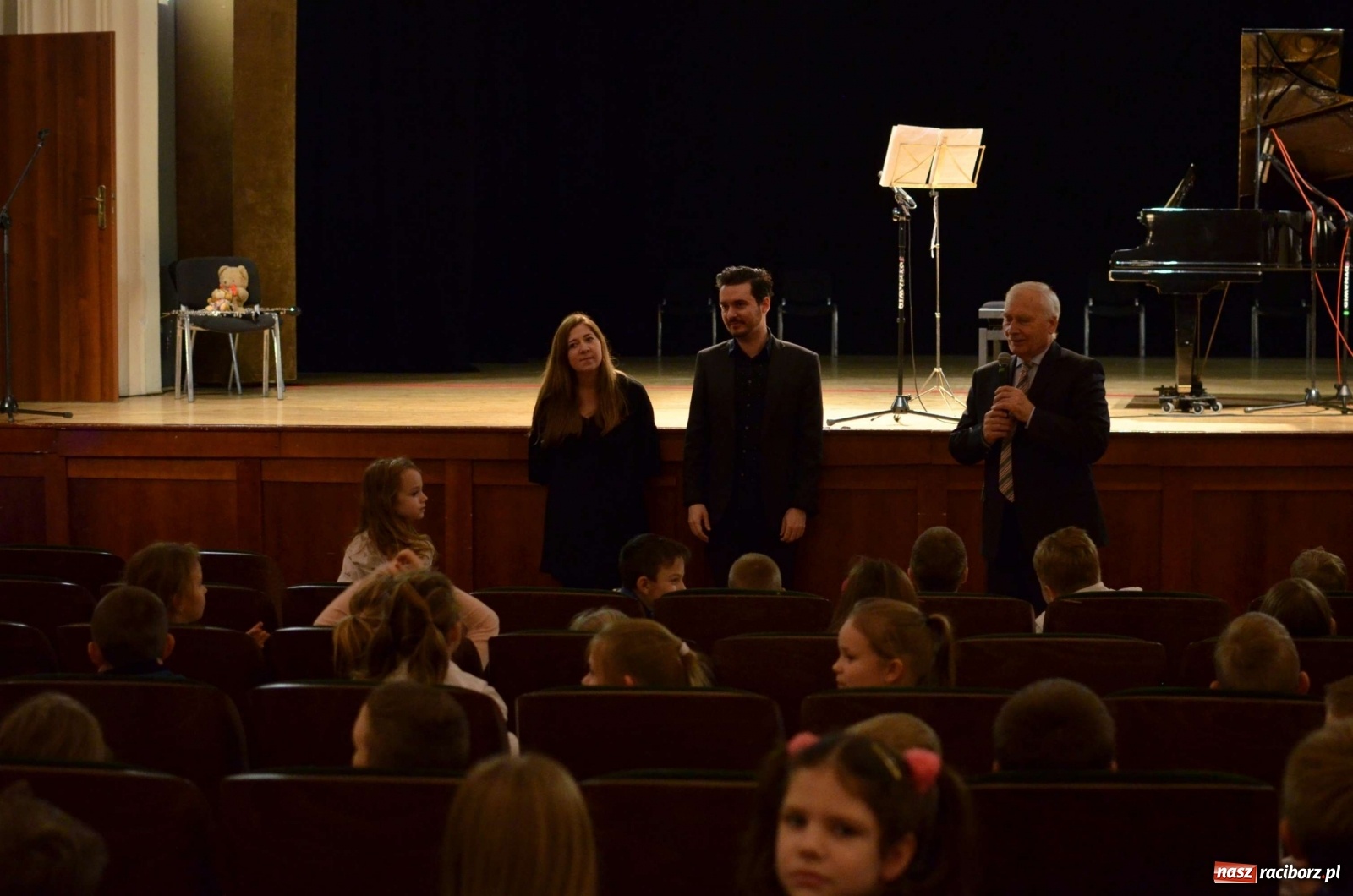 Zdjęcie w galerii na portalu naszraciborz.pl: Rożek angielski na koncercie w RCK-u wiadomości z regionu