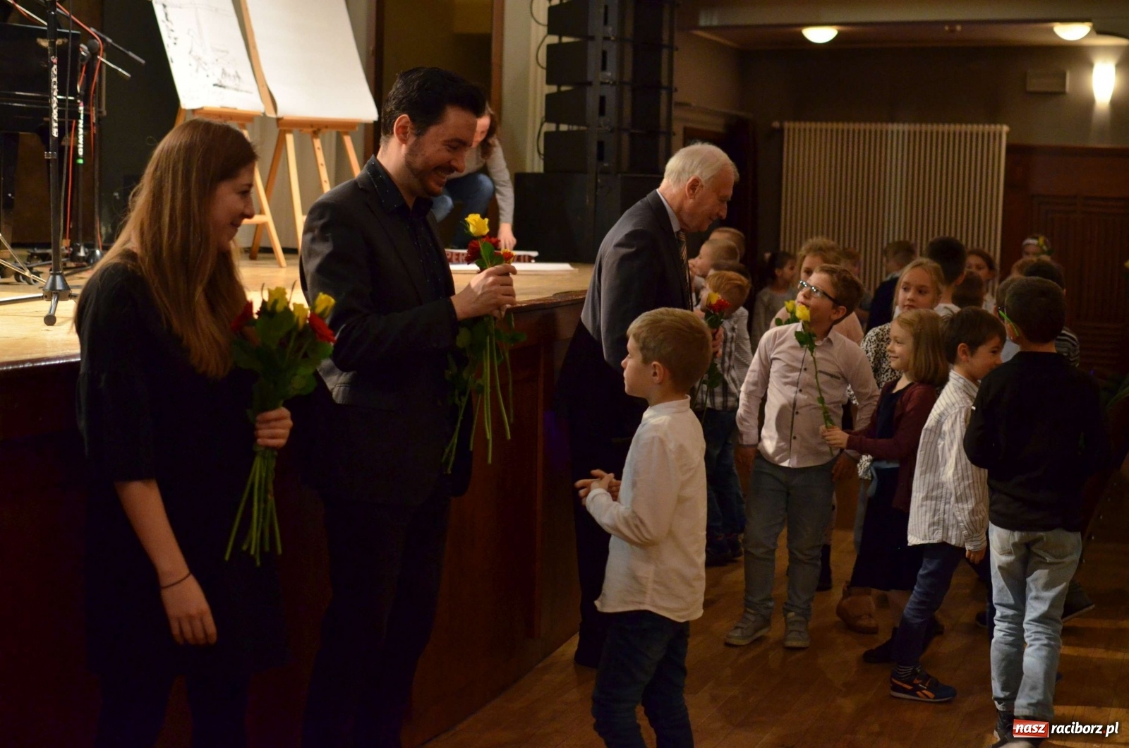 Zdjęcie w galerii na portalu naszraciborz.pl: Rożek angielski na koncercie w RCK-u wiadomości z regionu